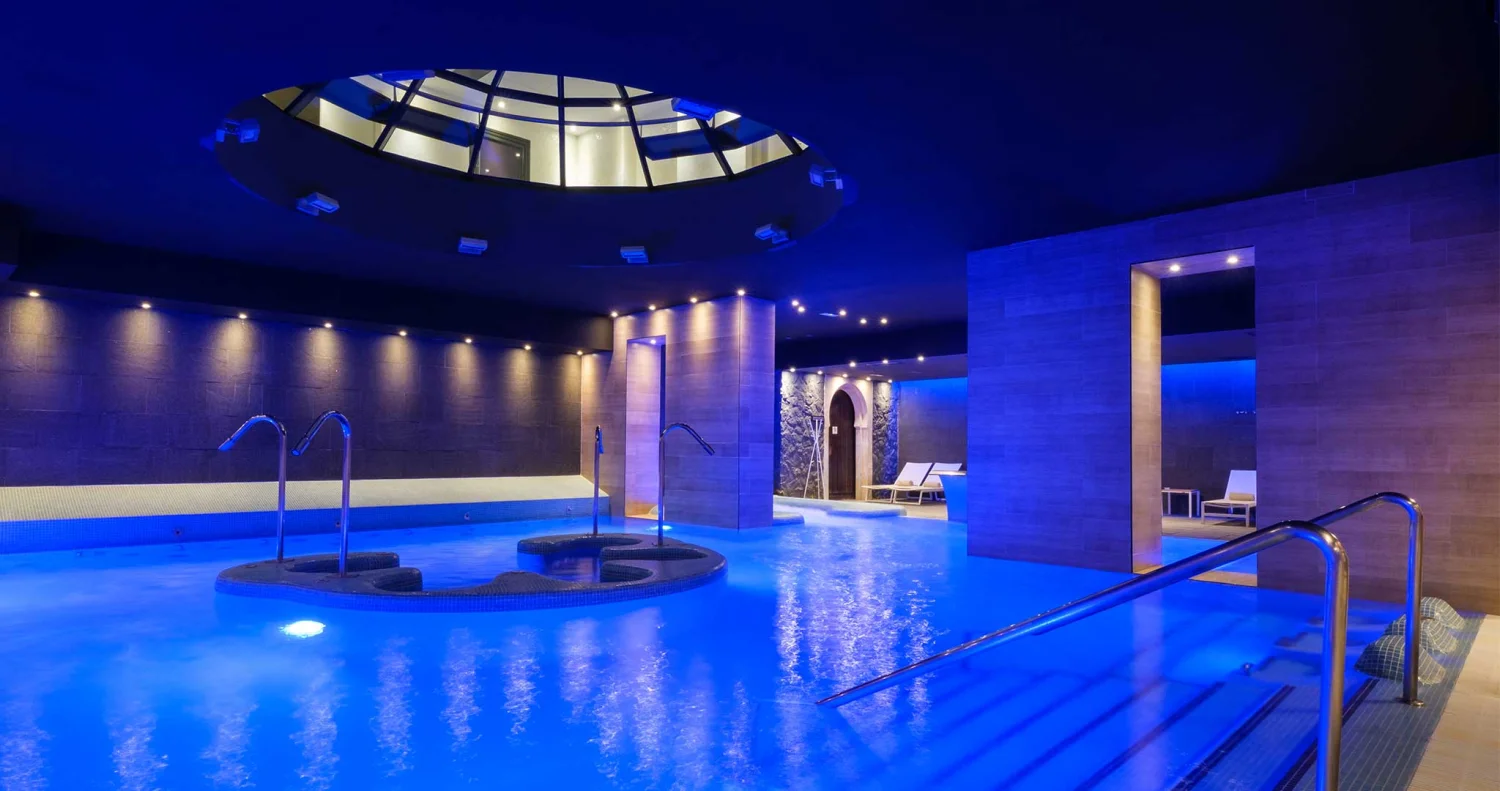 Piscina termal y Circuito de Contrastes