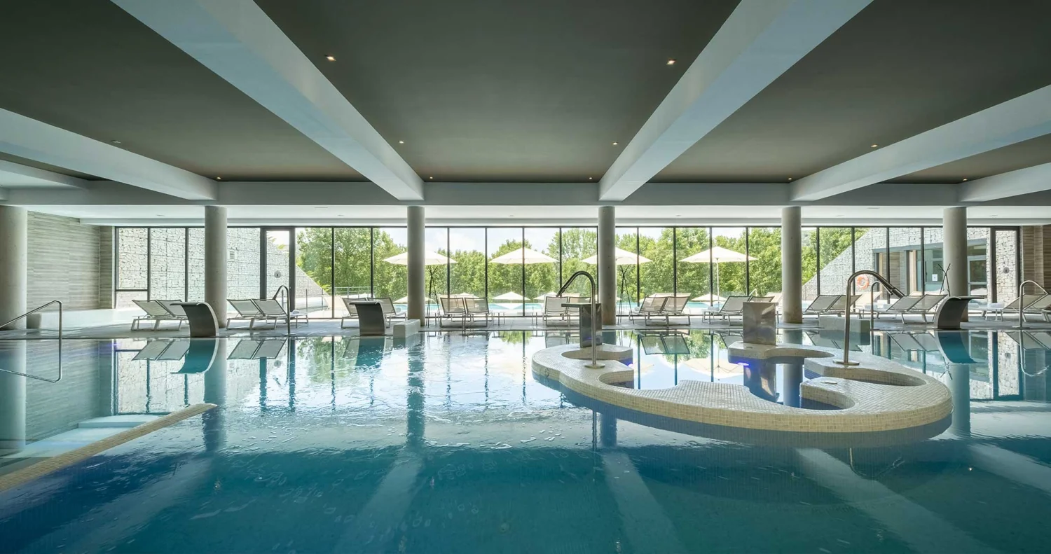 Piscina termal y Circuito de Contrastes